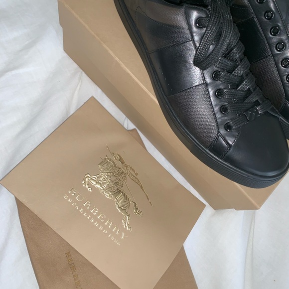 Men's Burberry sneakers